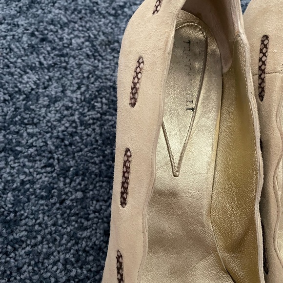 Purchased in Rome Italy.  Kitten heels - Picture 2 of 8